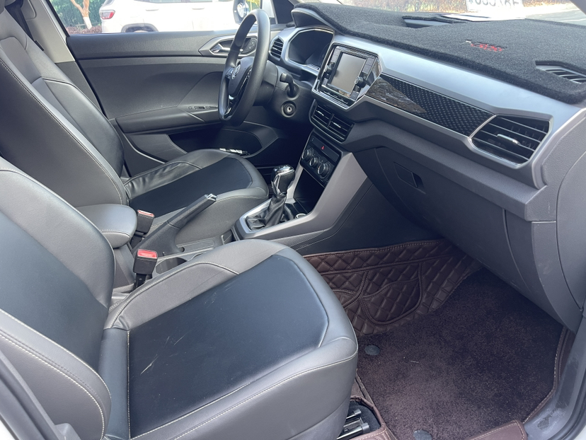 Volkswagen T-Cross 2019 car image #8