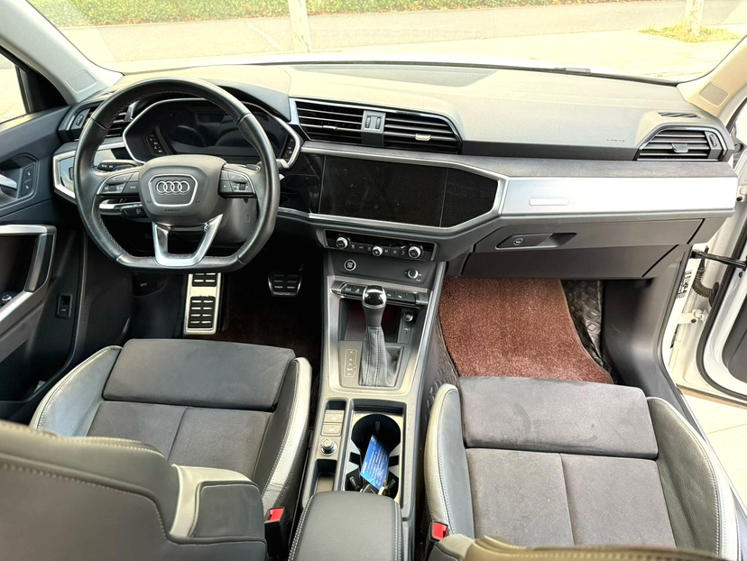Audi Q3 2023 car image #5