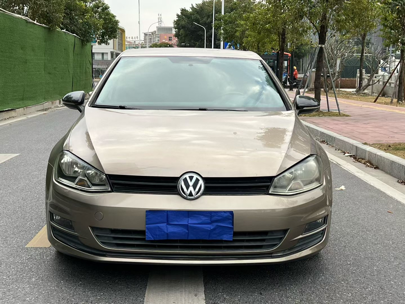 Volkswagen Golf 2018 car image #2