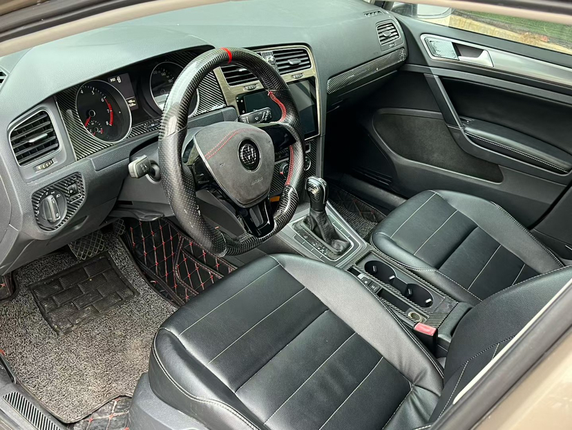 Volkswagen Golf 2018 car image #5