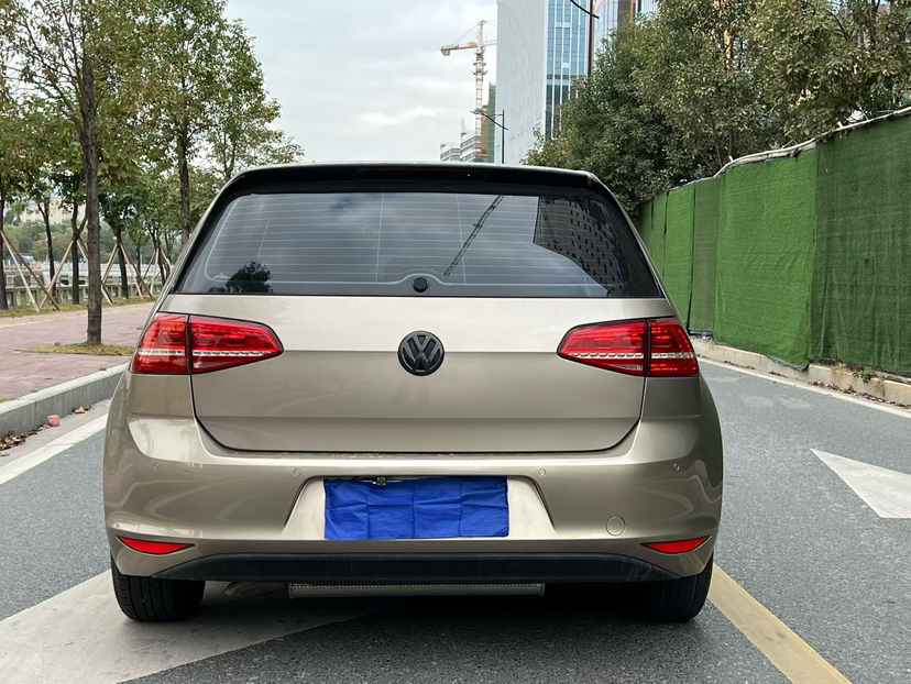 Volkswagen Golf 2018 car image #8