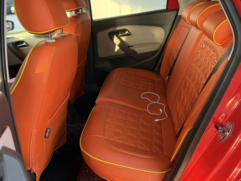 Volkswagen Polo 2015 car image #4