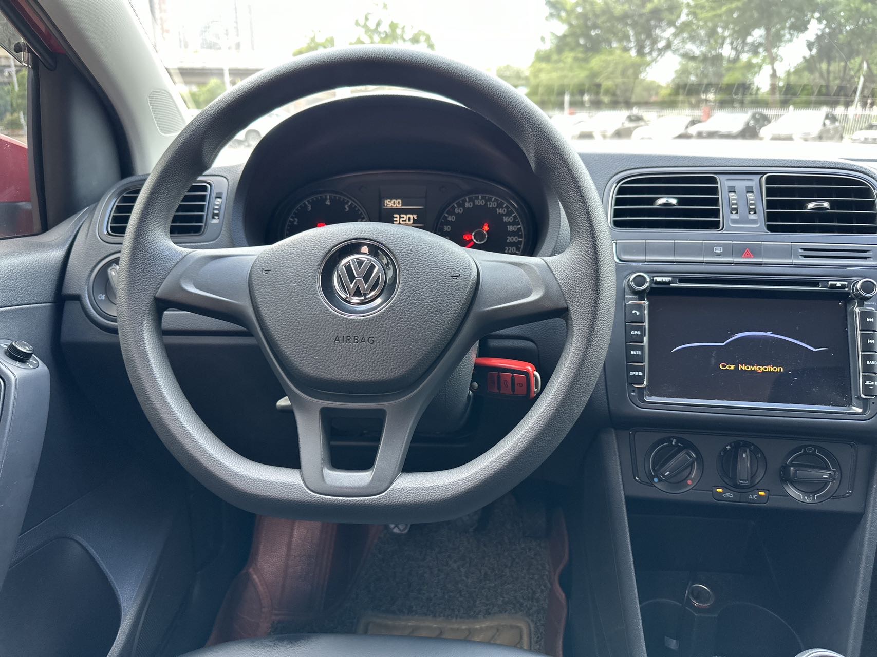 Volkswagen Polo 2014 car image #5