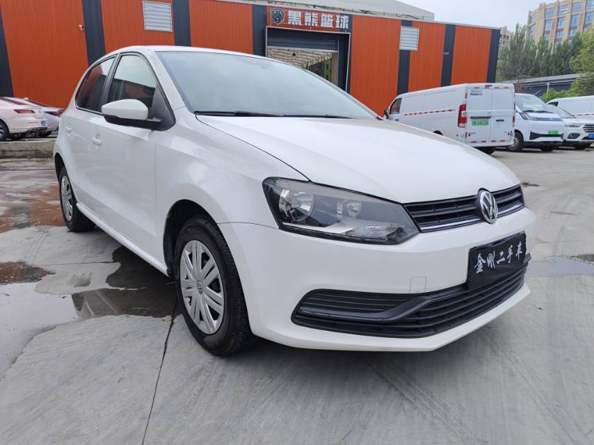 Volkswagen Polo 2014 car image #3