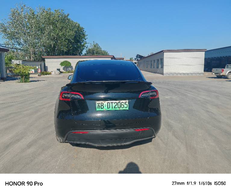 Tesla Model Y 2023 car image #7