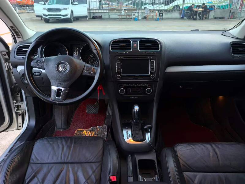 Volkswagen Golf (Imported) 2011 car image #6