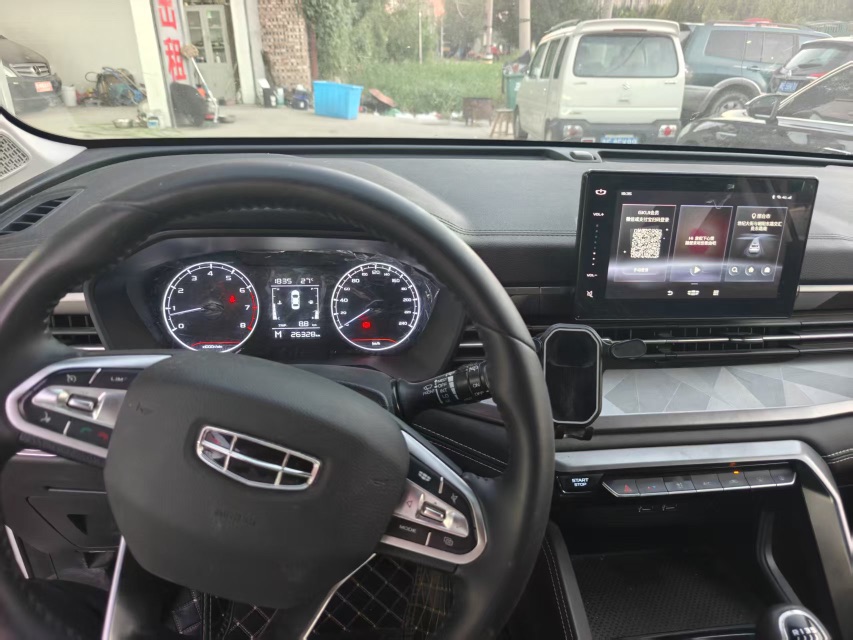 GEELY Vision X6 2023 car image #4