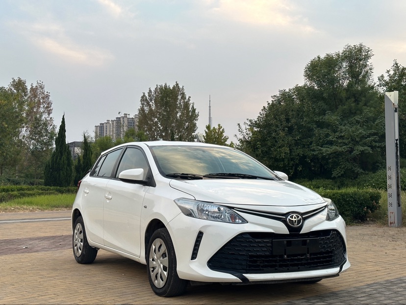 2019 car image #3