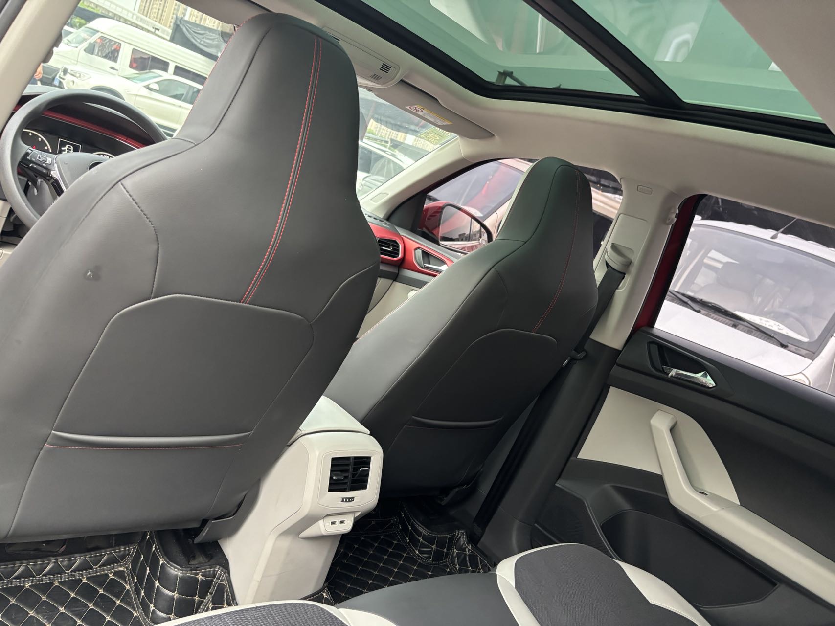 Volkswagen T-Cross 2020 car image #6