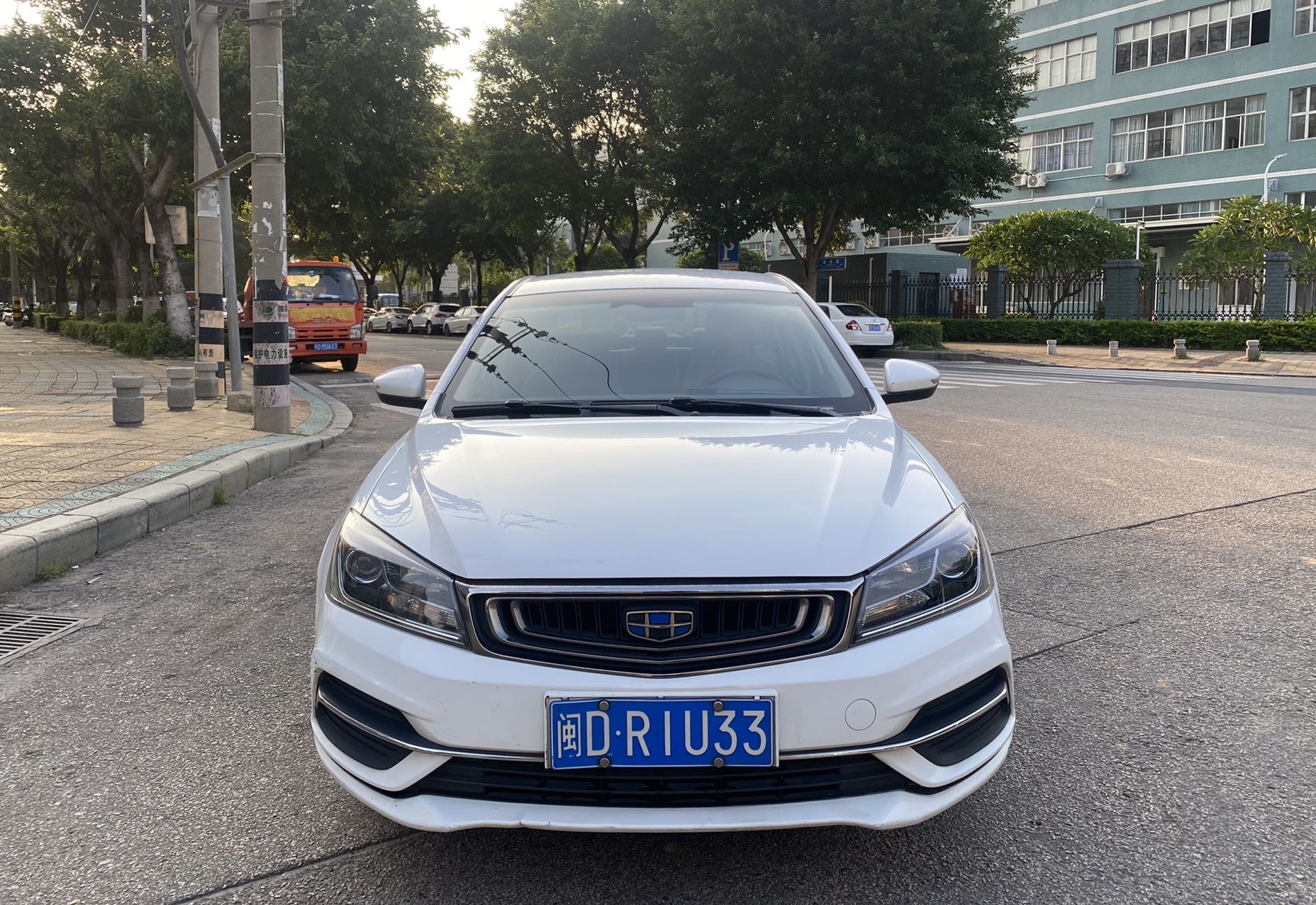 GEELY Emgrand 2018 #2 GEELY Emgrand 2018 car image #2