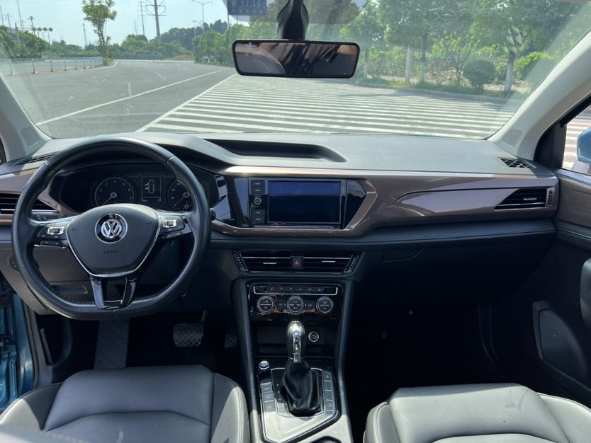 Volkswagen Tharu 2020 car image #6