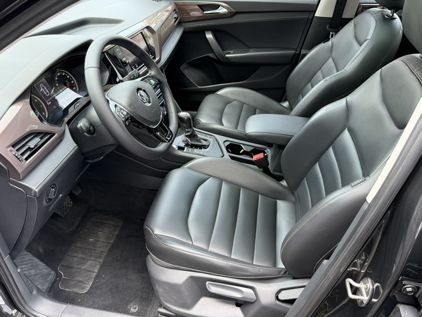 Volkswagen Tharu 2018 car image #14