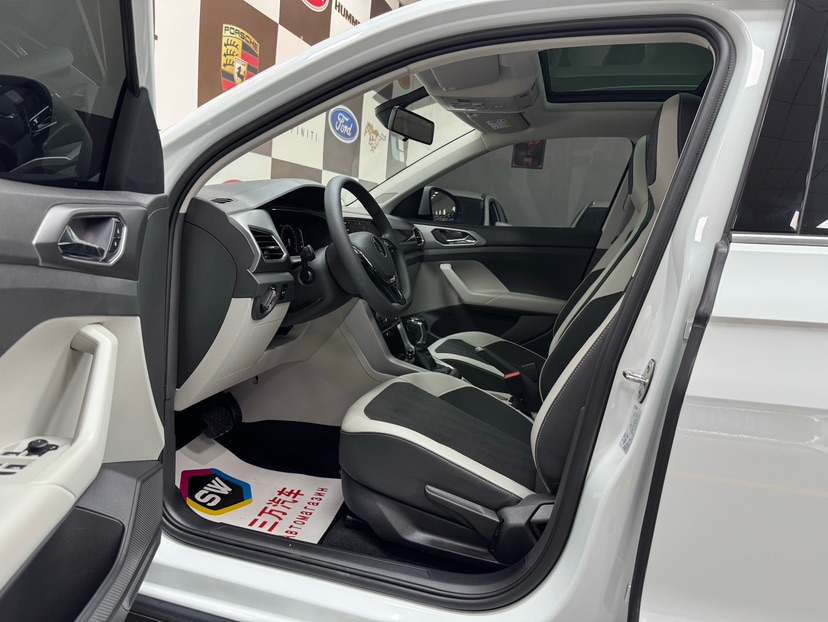 Volkswagen T-Cross 2023 car image #7