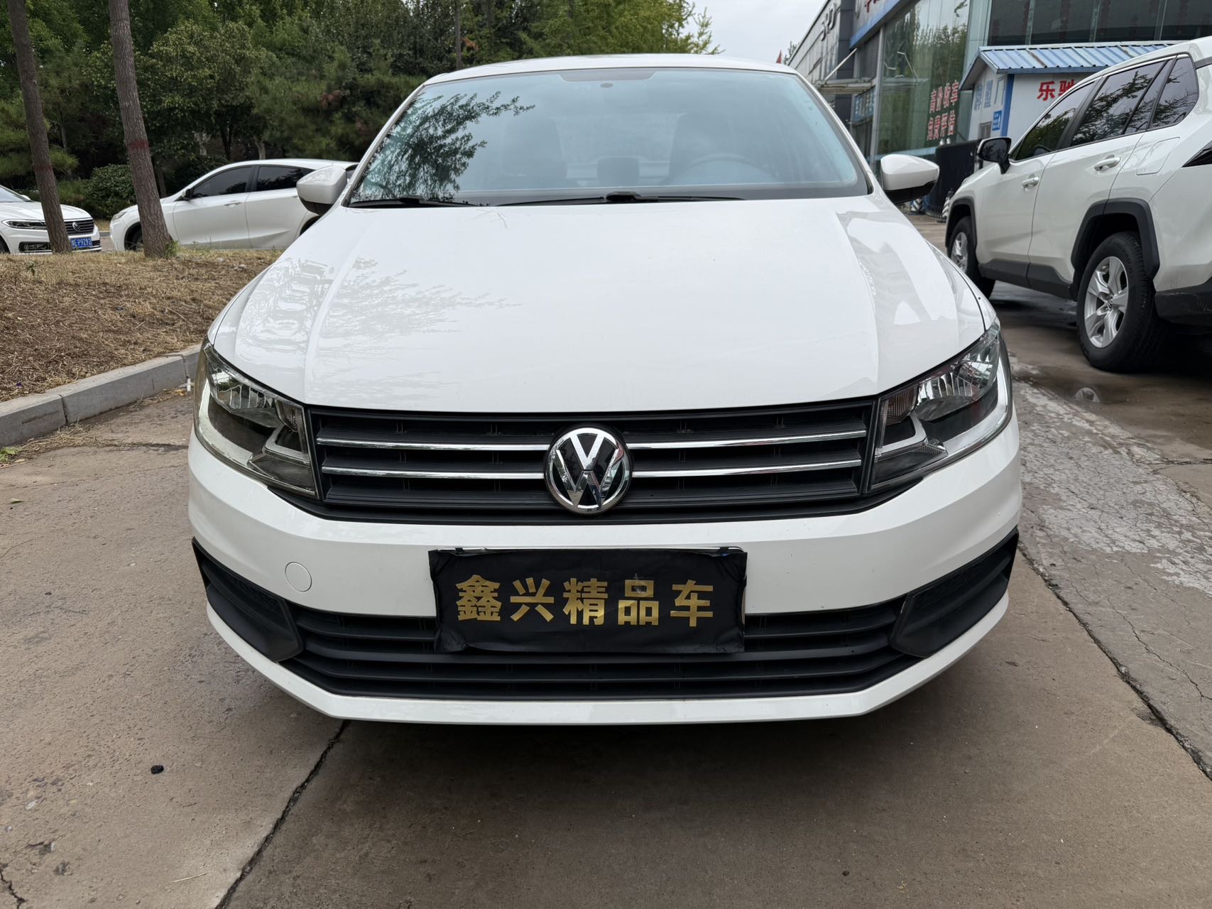 Volkswagen Santana 2019 car image #2