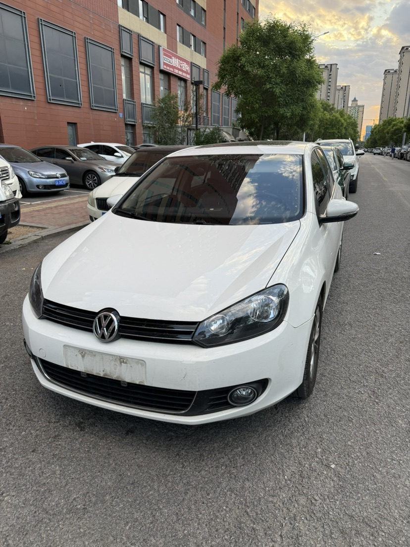 Volkswagen Golf 2013 car image #3
