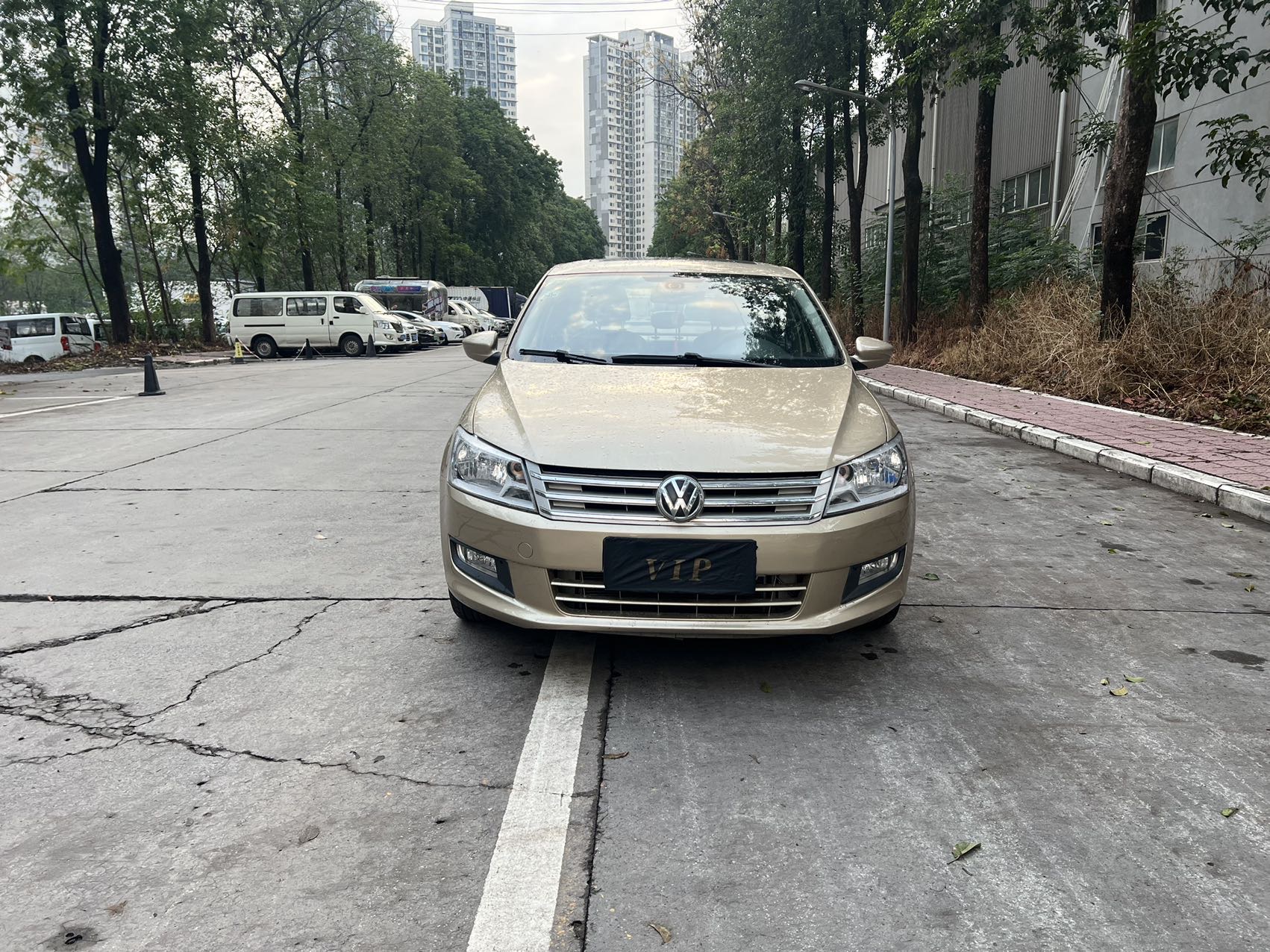 Volkswagen Santana 2015 car image #2