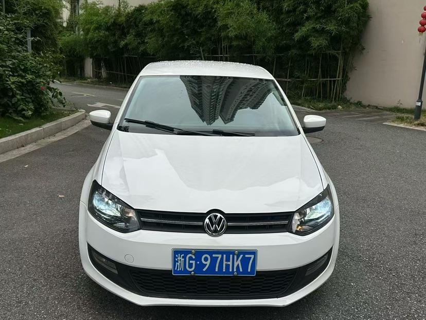 Volkswagen Polo 2012 Volkswagen Polo 2012 car image