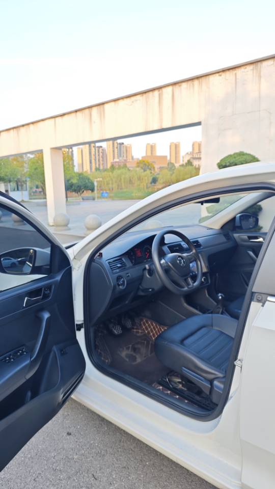 Volkswagen Santana 2022 car image #10