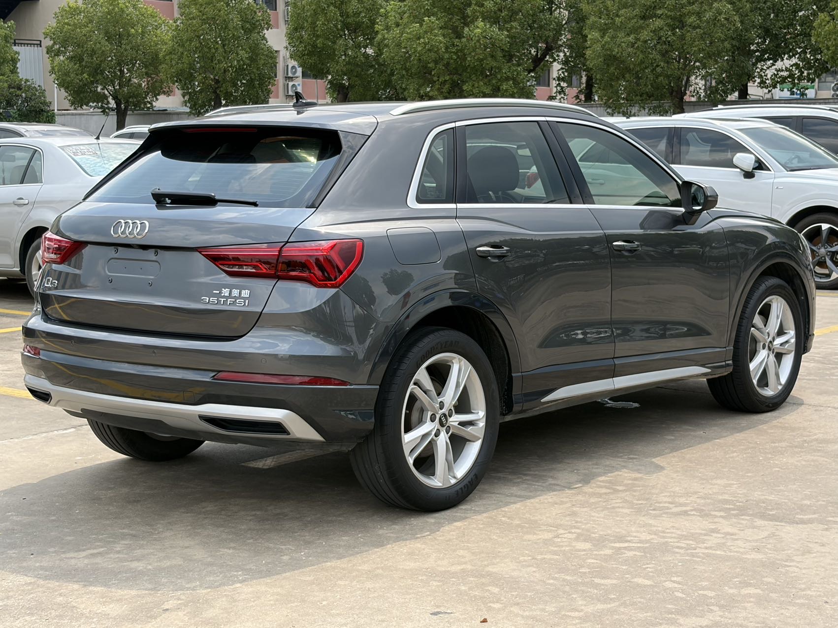Audi Q3 2021 #9 Audi Q3 2021 car image #9