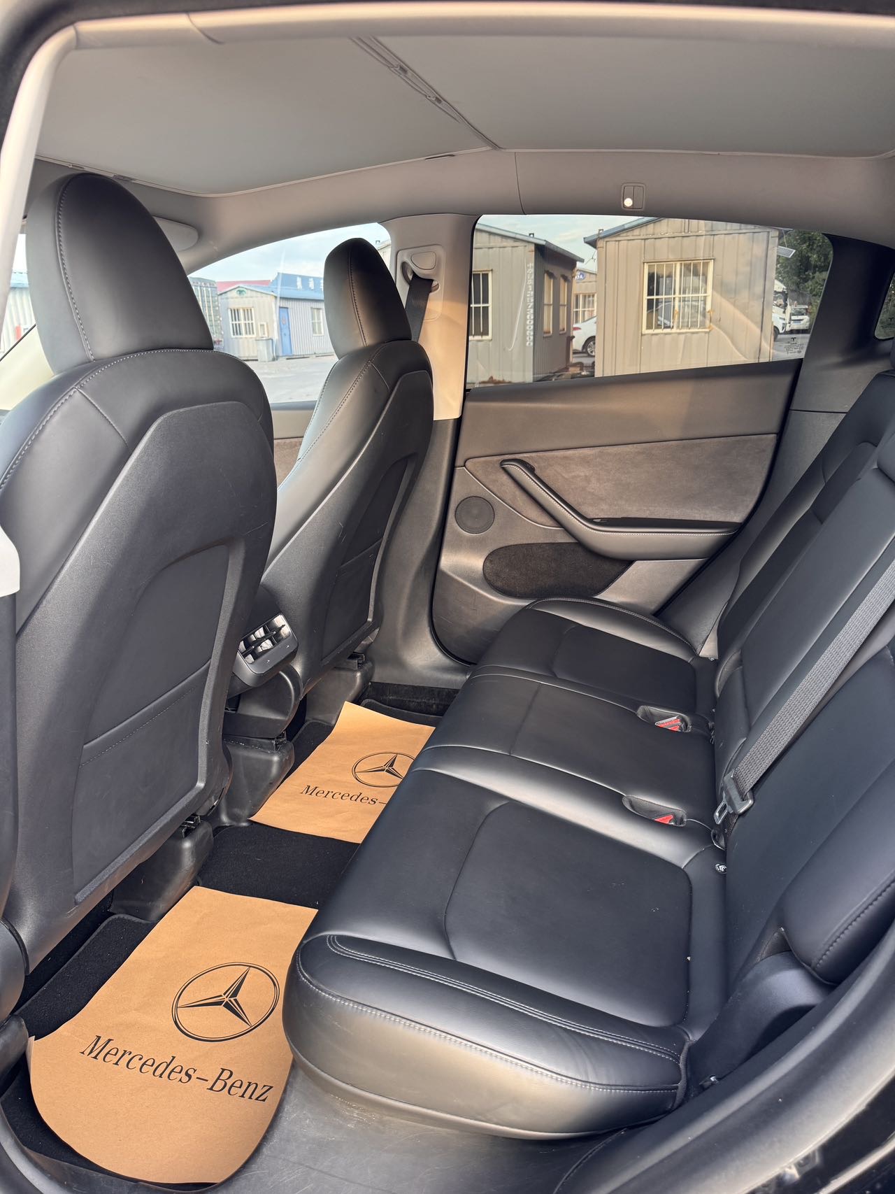 Tesla Model Y 2022 #6 Tesla Model Y 2022 car image #6