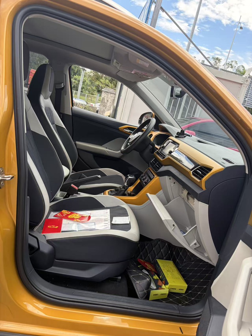 Volkswagen T-Cross 2021 car image #6