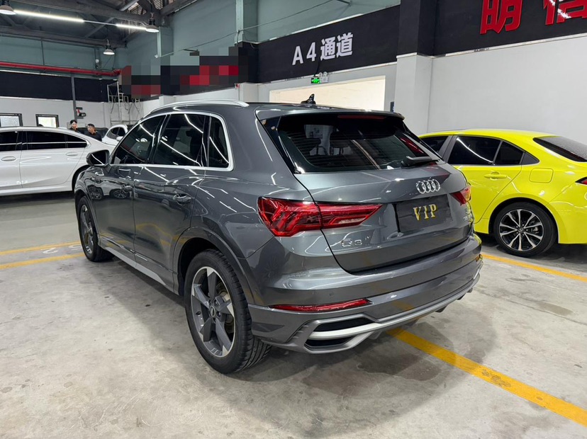 Audi Q3 2022 car image #7