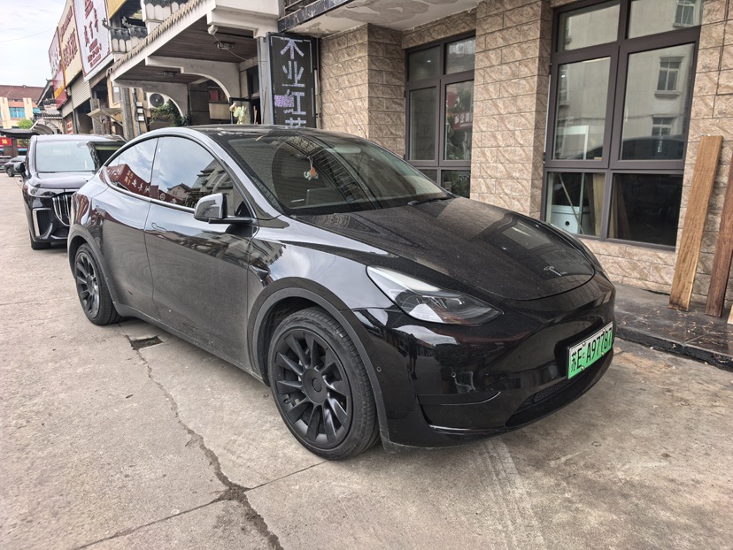 Tesla Model Y 2022 #2 Tesla Model Y 2022 car image #2