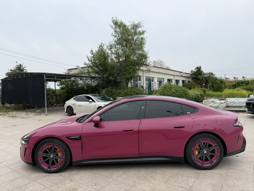 MI SU7 2026 immagine di auto #3