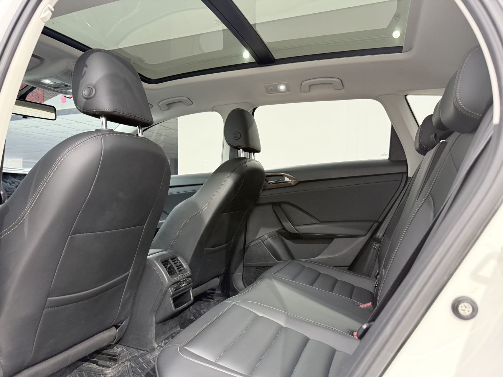 Volkswagen Tharu 2022 #12 Volkswagen Tharu 2022 car image #12