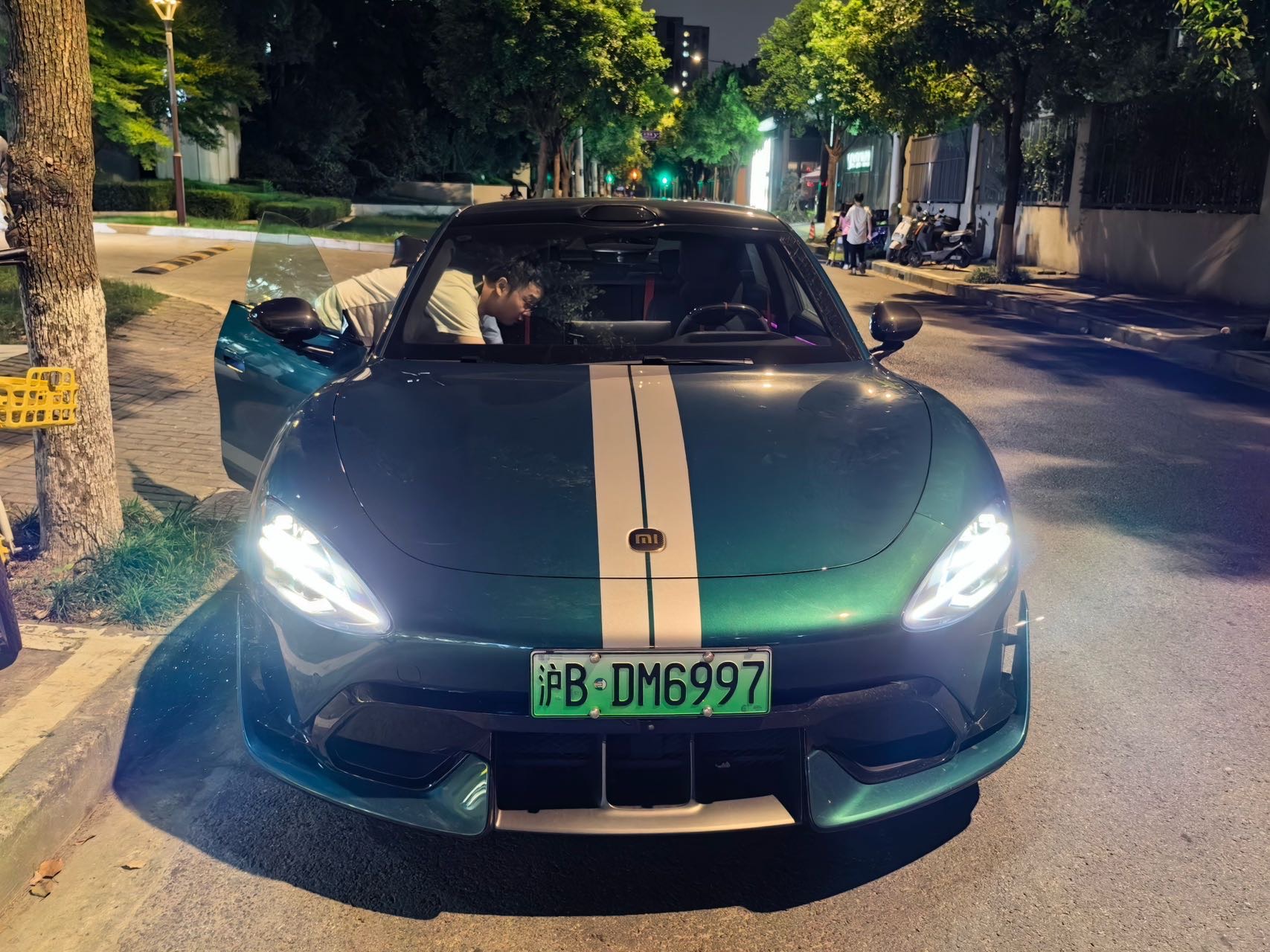 MI SU7 Ultra 2025 car image #2