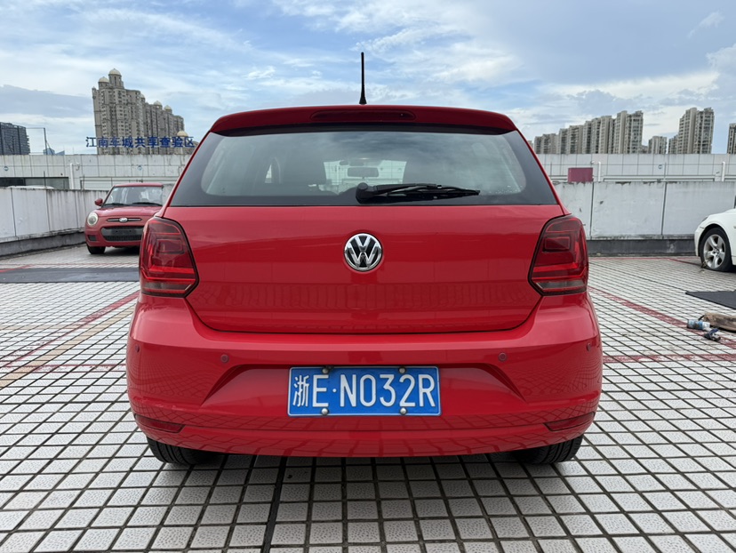 Volkswagen Polo 2017 car image #8