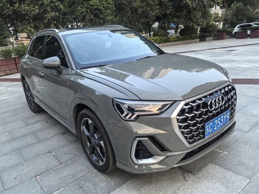 Audi Q3 2025 car image #3