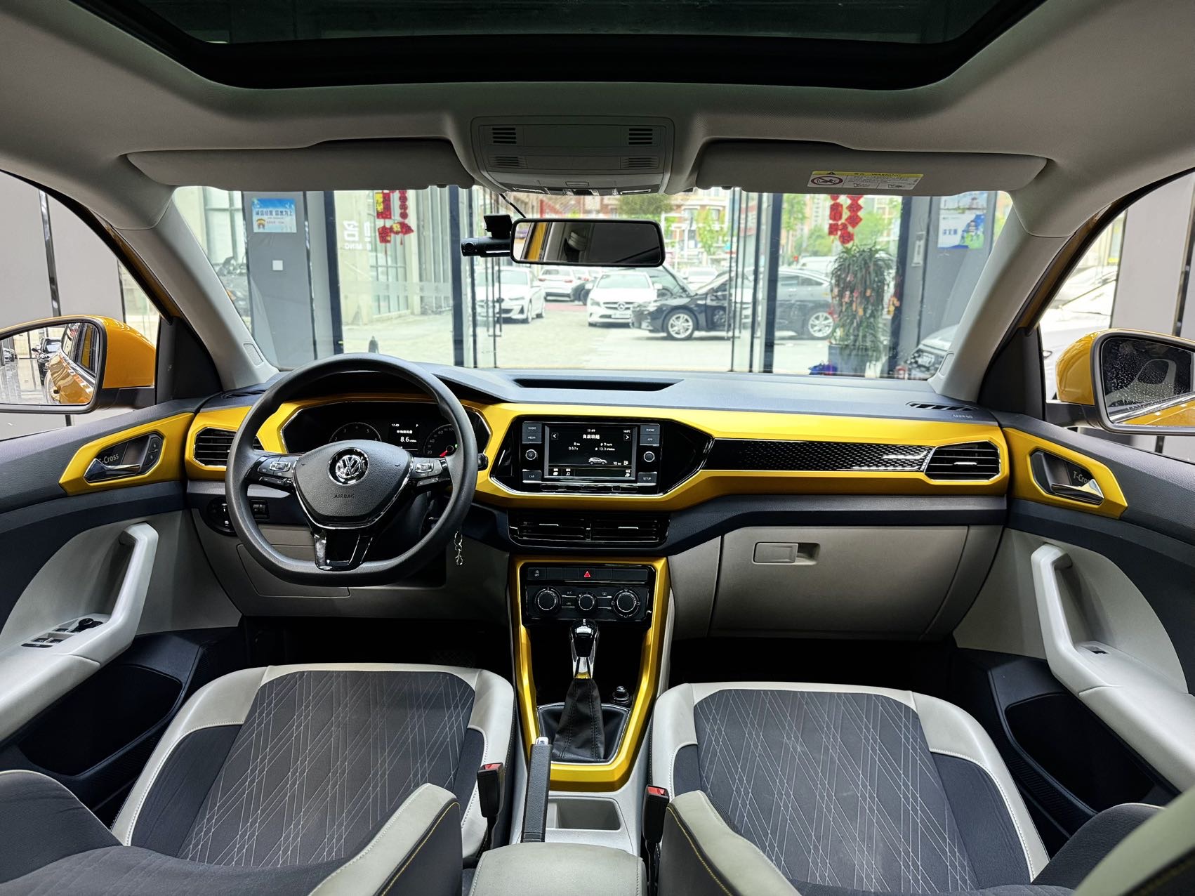 Volkswagen T-Cross 2020 car image #8