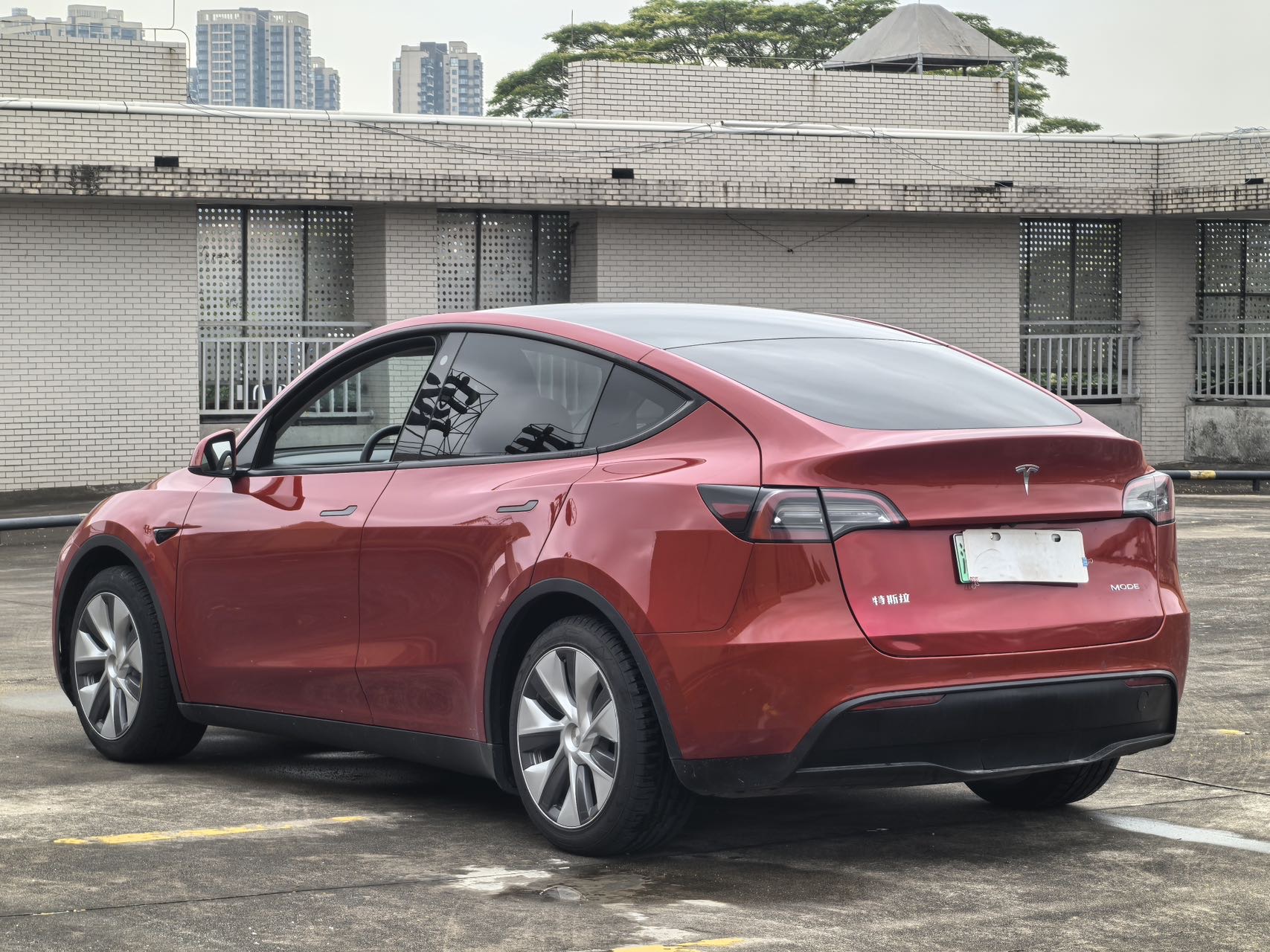 Tesla Model Y 2023 car image #5