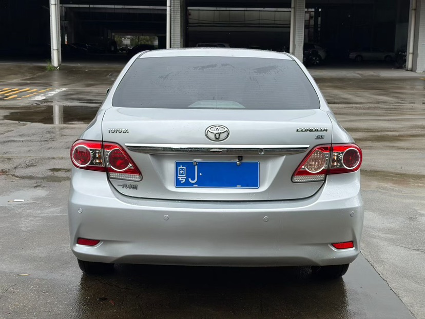 Toyota Corolla 2011 #8 Toyota Corolla 2011 car image #8