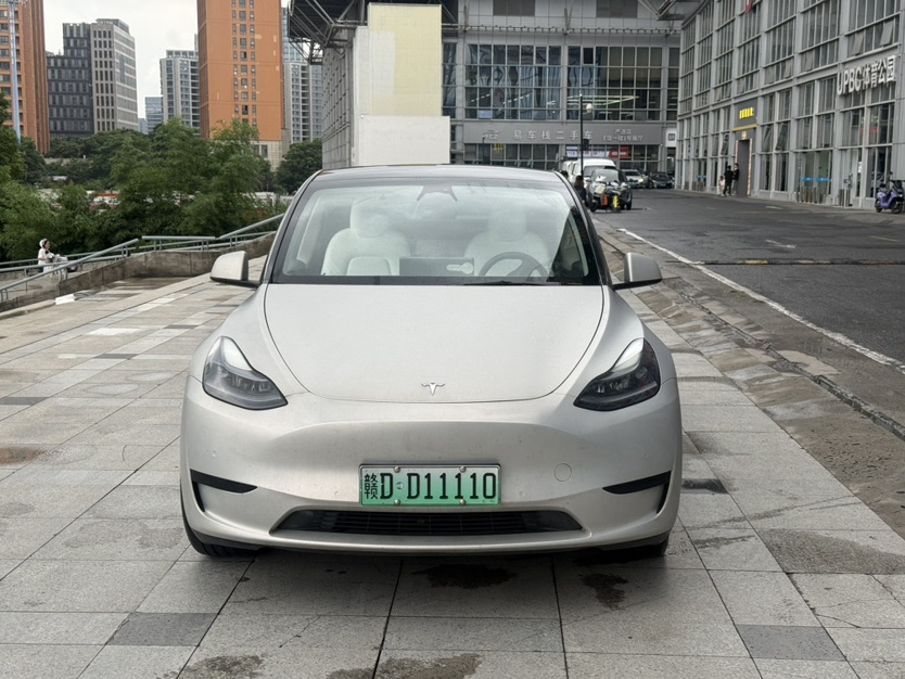 Tesla Model Y 2022 #3 Tesla Model Y 2022 car image #3
