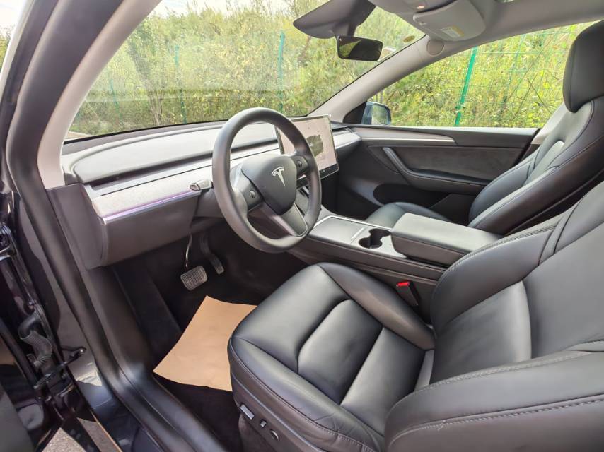 Tesla Model Y 2024 #7 Tesla Model Y 2024 car image #7