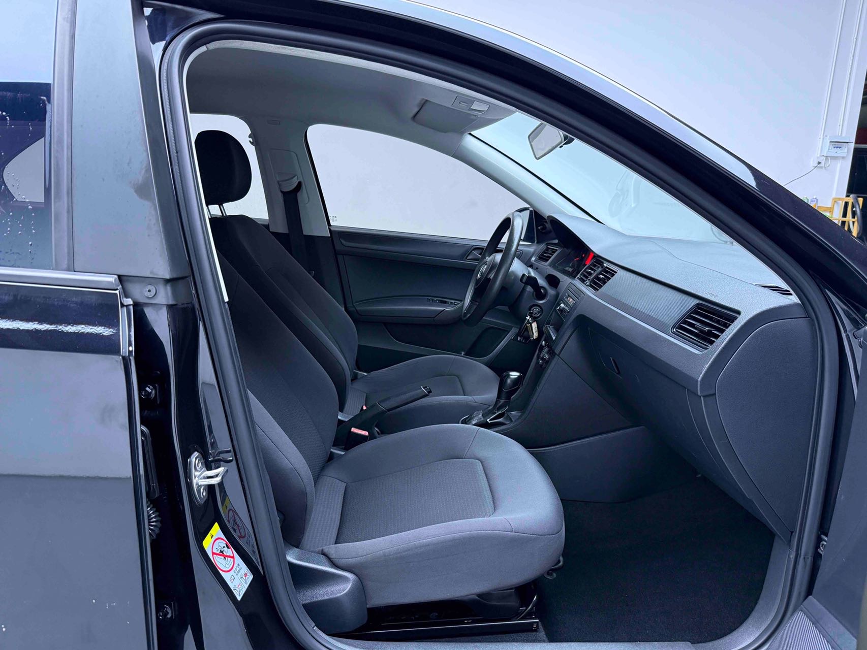 Volkswagen Santana 2016 car image #6