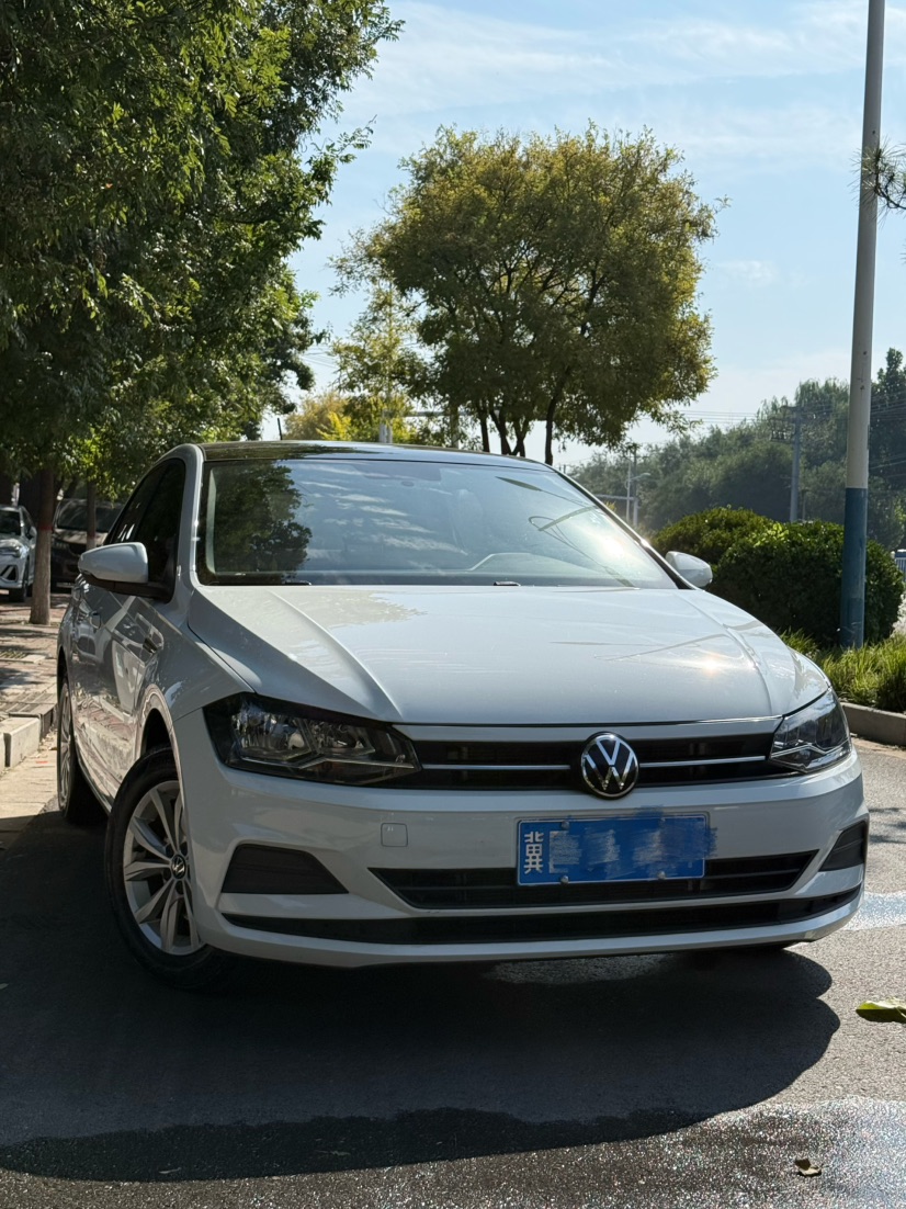 Volkswagen Polo 2023 car image #2