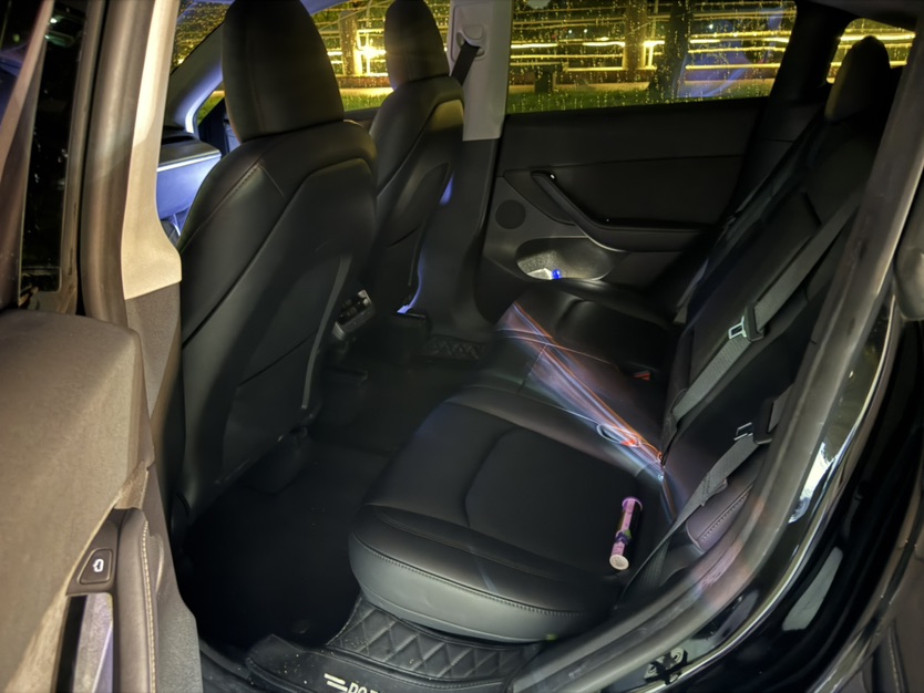 Tesla Model Y 2023 #4 Tesla Model Y 2023 car image #4