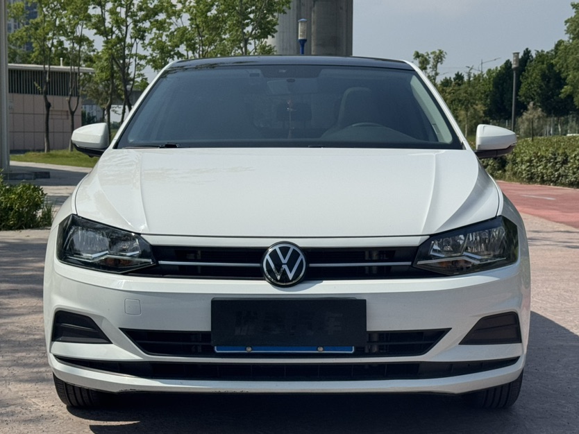 Volkswagen Polo 2023 car image #2
