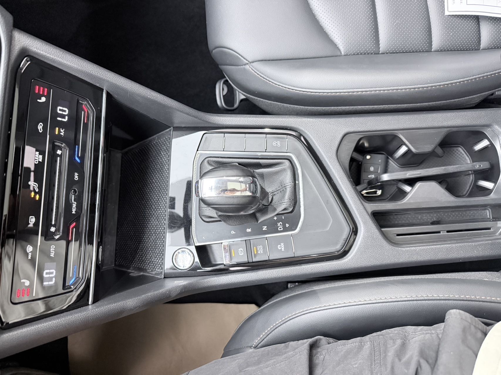 Volkswagen Tharu 2022 car image #12