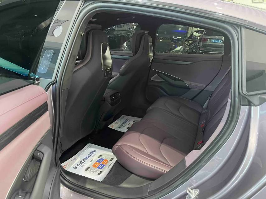 MI SU7 2024 car image #3