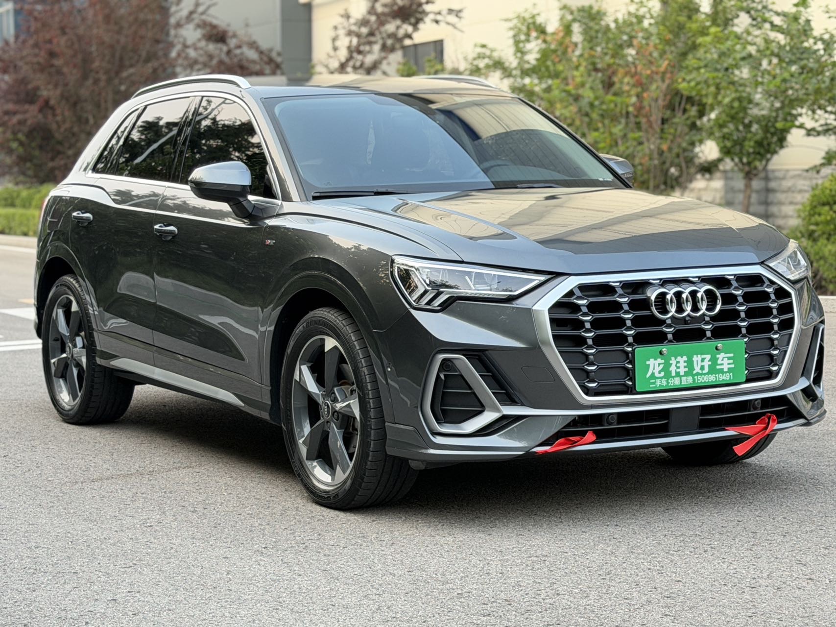 Audi Q3 2023 car image #3