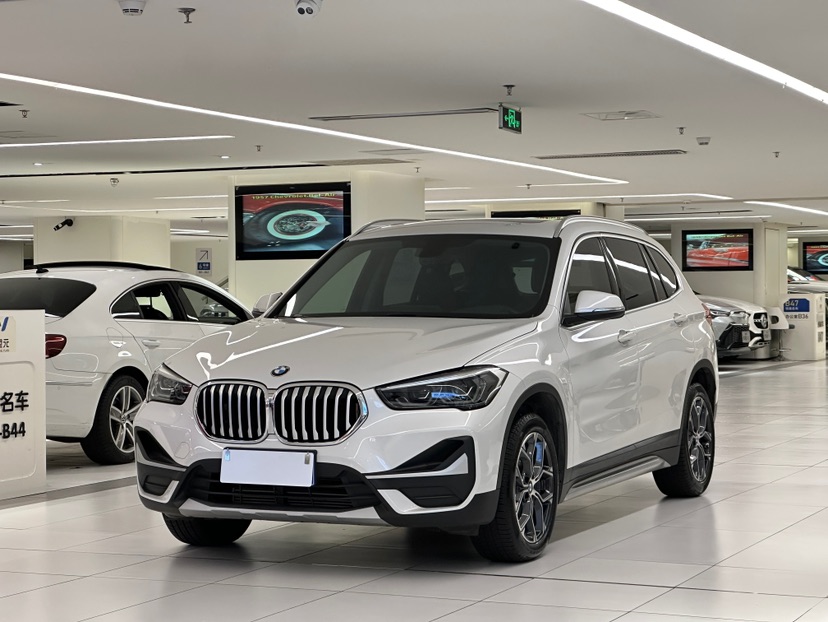 BMW X1 2020 BMW X1 2020 car image