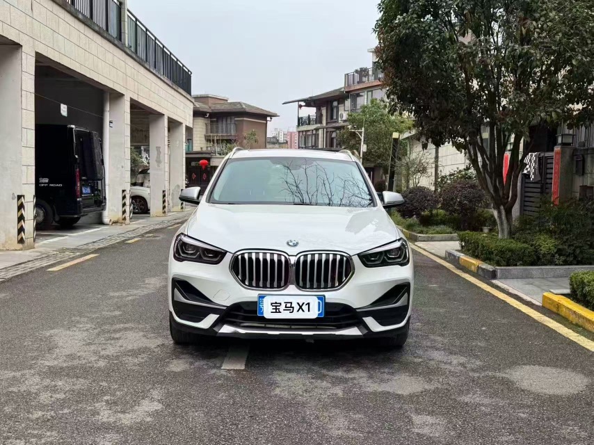 BMW X1 2022 car image #2