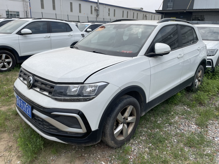 Volkswagen T-Cross 2023 car image #2