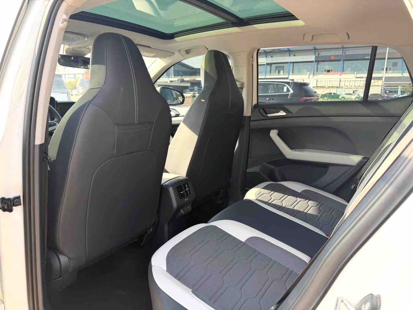 Volkswagen Tharu 2026 car image #5