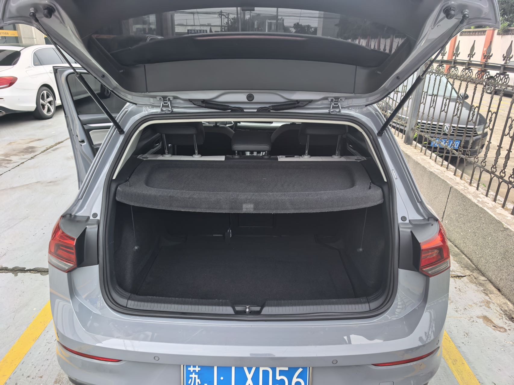 Volkswagen Golf 2021 car image #6