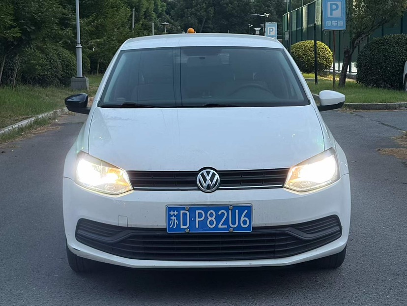 Volkswagen Polo 2017 car image #2